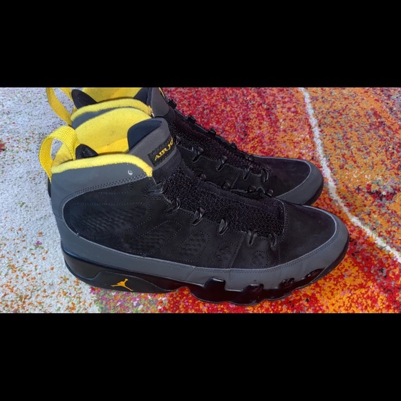 MENS AIR JORDAN - Picture 4 of 11